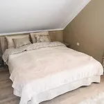 Pihtla Tee Kuelaliskorter 2 *