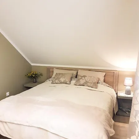 Pihtla Tee Kuelaliskorter 2 * Kuressaare