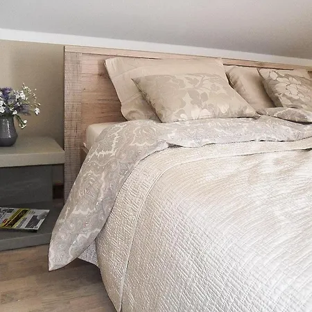 Apartment Pihtla Tee Kuelaliskorter 2 *