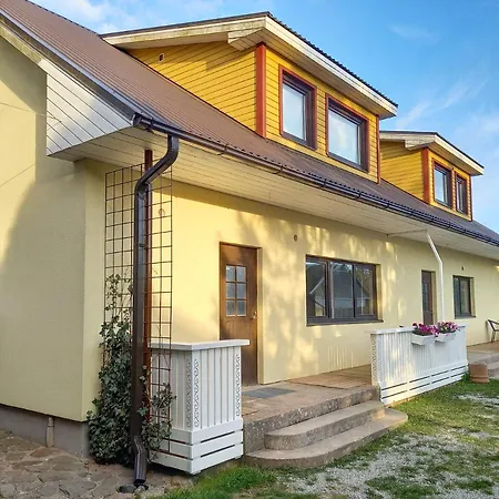 Pihtla Tee Kuelaliskorter 2 * Курессааре