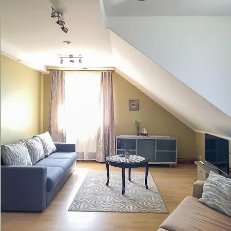 Pihtla Tee Kuelaliskorter 2